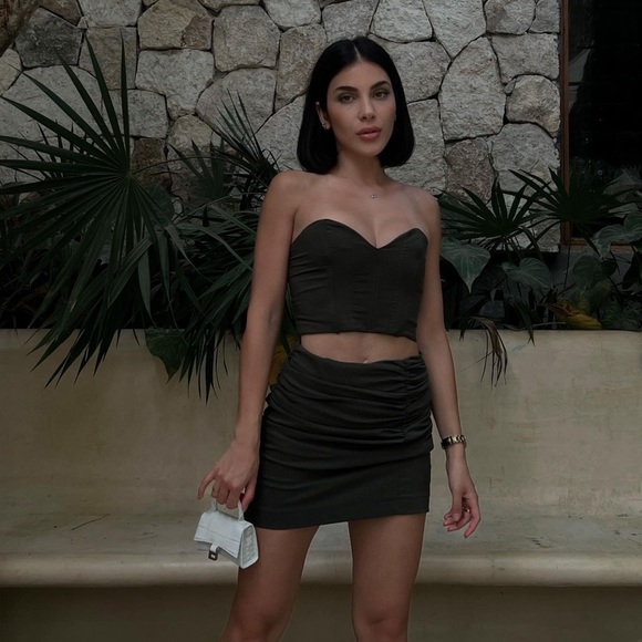 Zara Set - Stretch Linen Blend Crop Top & Skirt - Picture 7 of 17